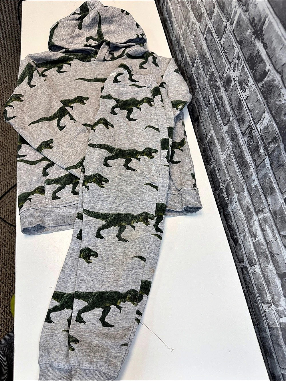 H&M Dinosaur Hoodie and Joggers Set Gray & Green Girls 6-8Y